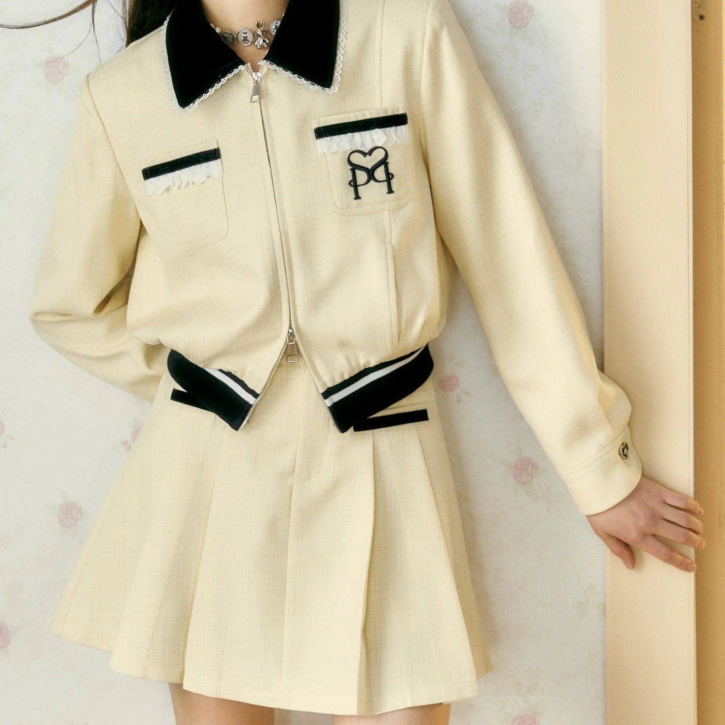 Cream and Black Polished Academic Set